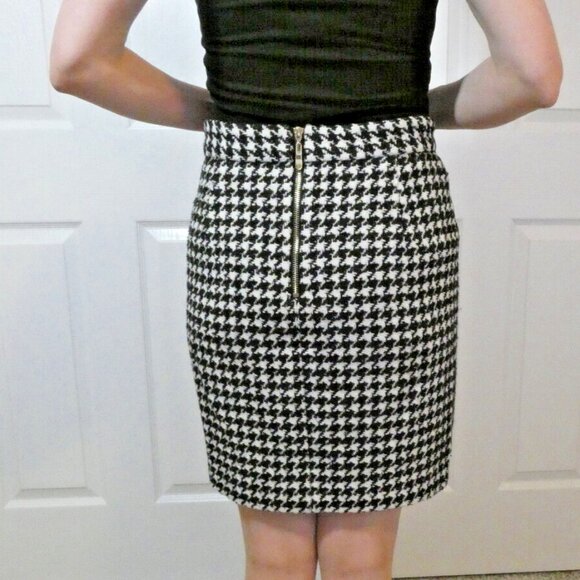 Black White Pencil Wool Skirt Size 8 Herringbone Fitted Office Core British M&S - Picture 3 of 10